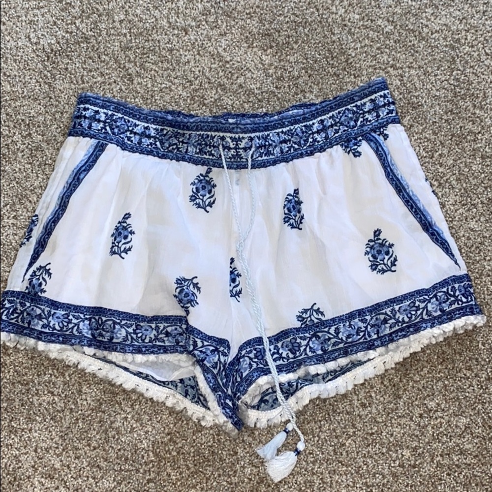Linen white and blue shorts